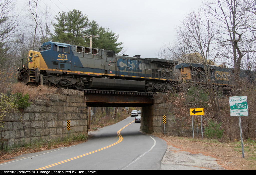 CSXT 481 Leads M427 over Rt. 85 in Exeter
